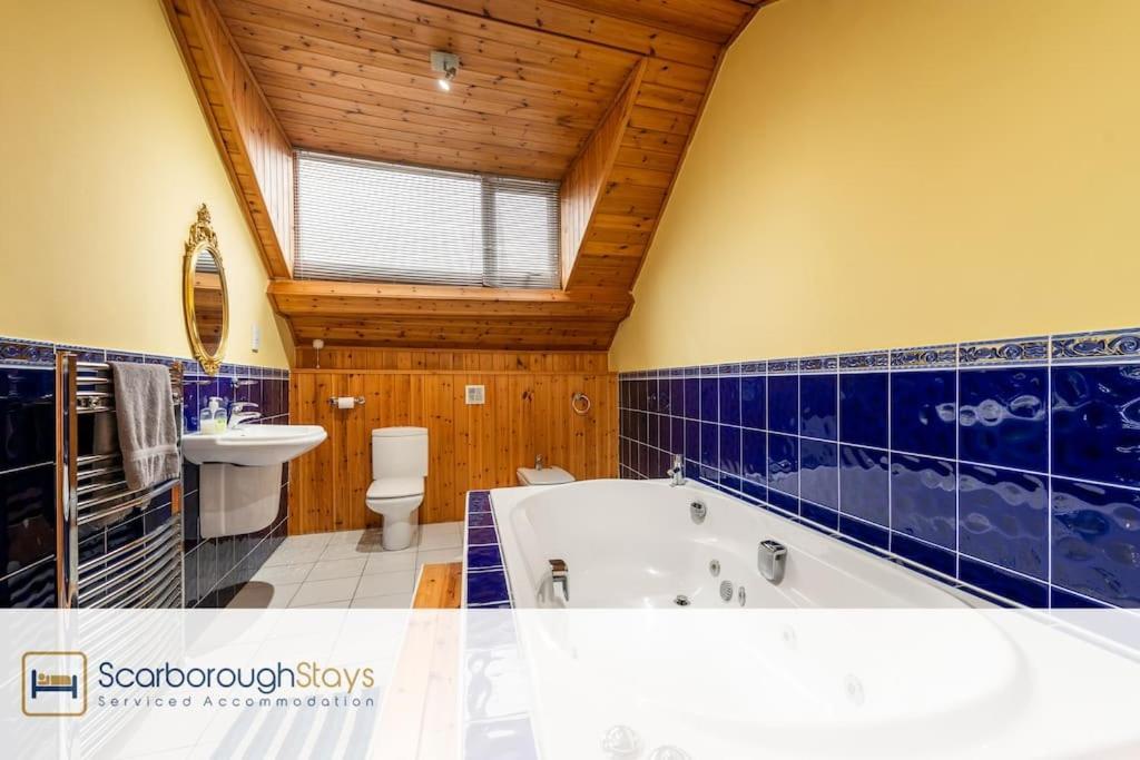 The Loft Apartment Scarborough Bagian luar foto