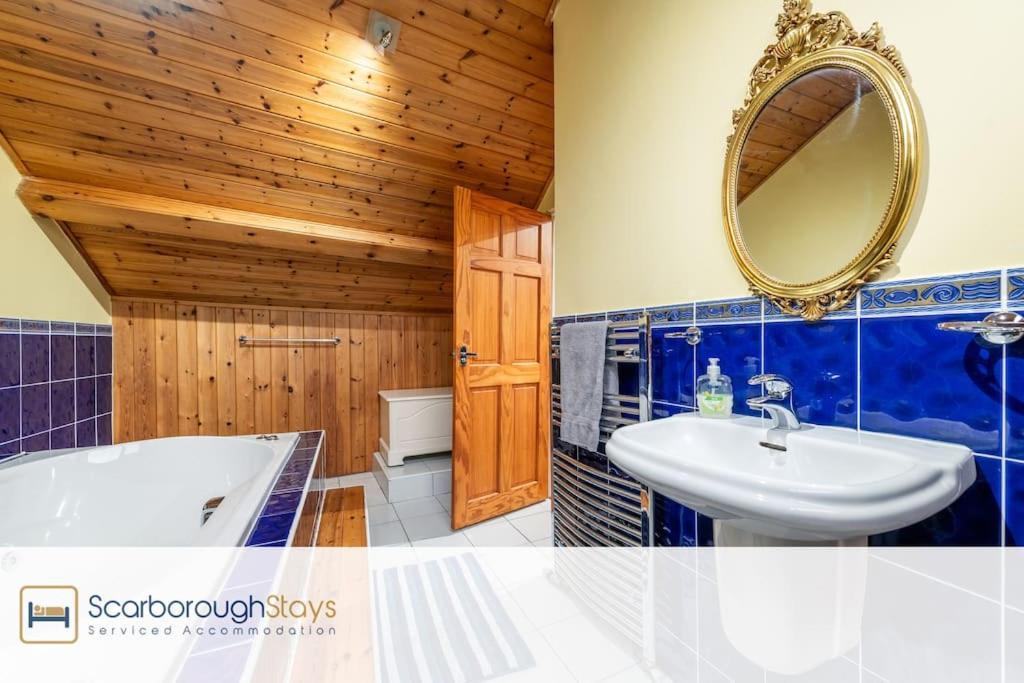 The Loft Apartment Scarborough Bagian luar foto